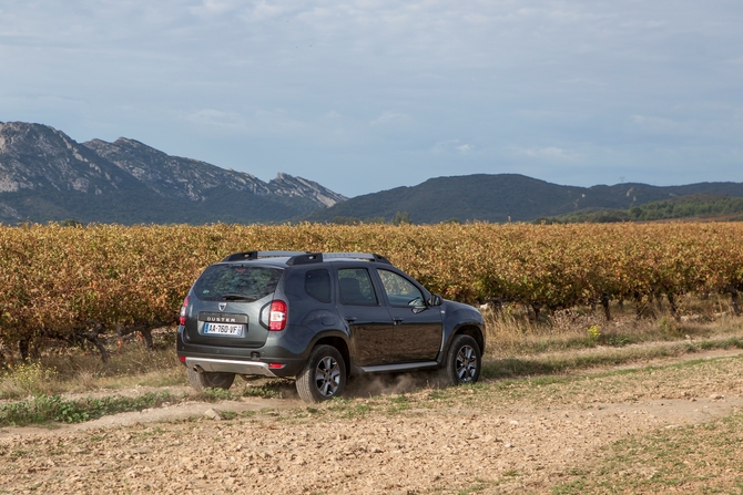 Dacia Duster 1.6 16V 4x4 Dacia Duster 1.6 16V 4x4