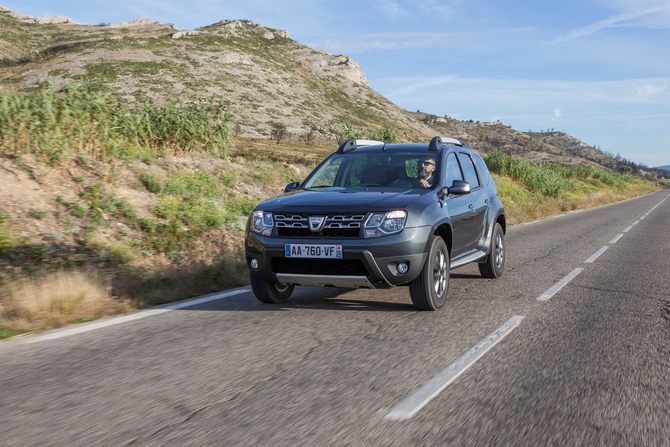 Dacia Duster 1.6 16V 4x4 Dacia Duster 1.6 16V 4x4