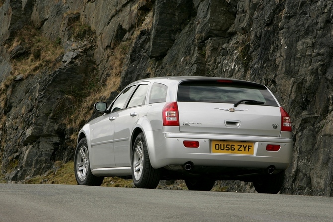 Chrysler 300C Touring 3.0 CRD V6 Chrysler 300C Touring 3.0 CRD V6