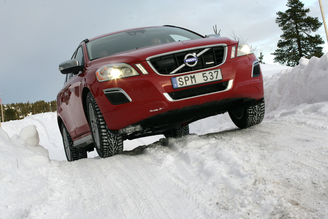 Volvo XC60 D5 Start/Stop R-Design Volvo XC60 D5 Start/Stop R-Design