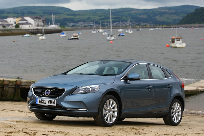 Volvo V40 D2 Start/Stop Momentum Volvo V40 D2 Start/Stop Momentum