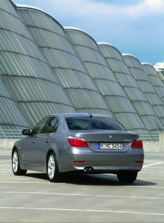 BMW 550i Executive (E60) BMW 550i Executive (E60)
