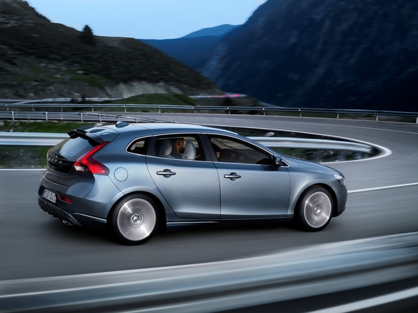 Volvo V40 D2 Start/Stop Momentum Powershift Volvo V40 D2 Start/Stop Momentum Powershift