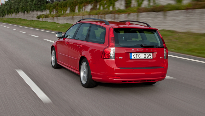 Volvo V50 D4 R-Design Geartronic Volvo V50 D4 R-Design Geartronic