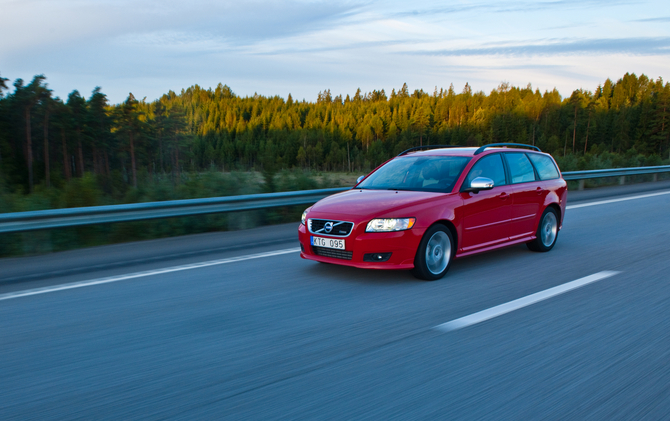 Volvo V50 D4 R-Design Geartronic Volvo V50 D4 R-Design Geartronic