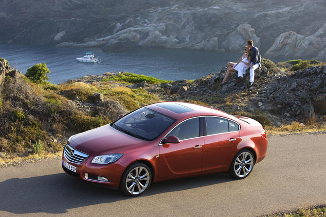 Opel Insignia 2.0 Turbo Sport 4x4 Active Select Opel Insignia 2.0 Turbo Sport 4x4 Active Select