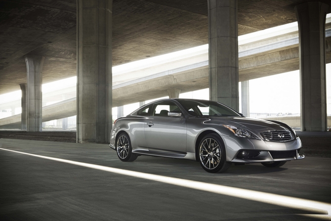 Infiniti IPL G Coupé 6MT Infiniti IPL G Coupé 6MT