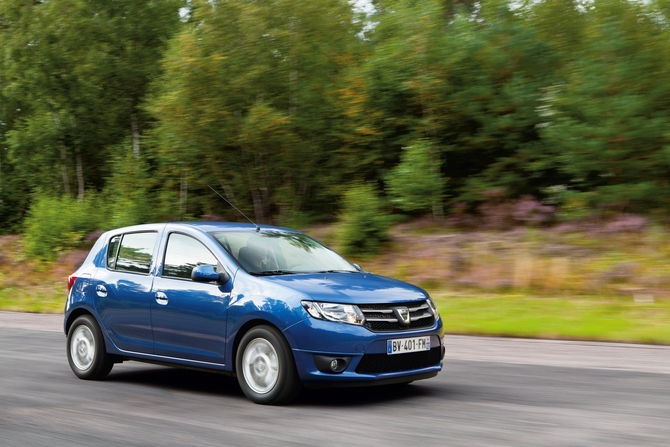 Dacia Sandero startet ab 6.990 Euro Dacia Sandero startet ab 6.990 Euro
