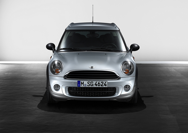 MINI (BMW) Cooper D Clubman AT MINI (BMW) Cooper D Clubman AT