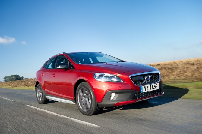 Volvo V40 D2 Momentum Powershift Cross Country Volvo V40 D2 Momentum Powershift Cross Country