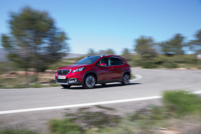 Peugeot 2008 Active 1.6 BlueHDi Peugeot 2008 Active 1.6 BlueHDi