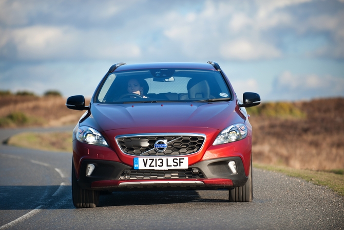 Volvo V40 D2 Kinetic Powershift Cross Country Volvo V40 D2 Kinetic Powershift Cross Country