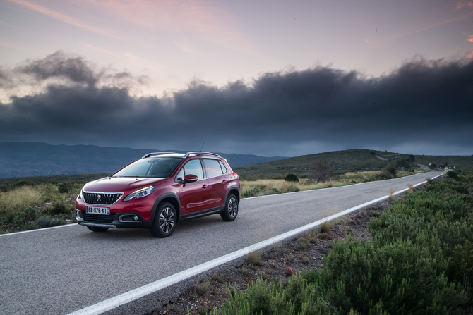 Peugeot 2008 Allure 1.2 PureTech Peugeot 2008 Allure 1.2 PureTech
