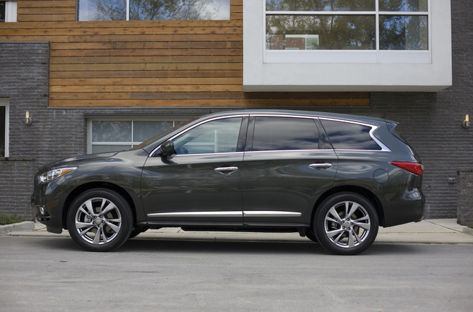 Infiniti Selling JX Crossover for Half Price for Charity Infiniti Selling JX Crossover for Half Price for Charity
