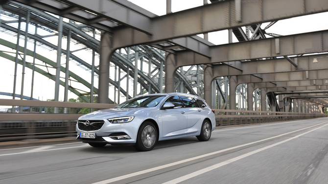 Opel Insignia Sports Tourer 1.6 Turbo D ECOTEC Selective Opel Insignia Sports Tourer 1.6 Turbo D ECOTEC Selective