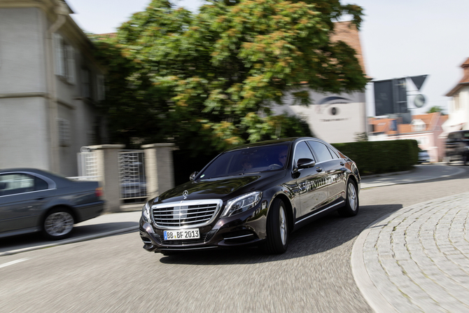 Mercedes já desenvolveu um Classe S que é capaz de conduzir autonomamente Mercedes já desenvolveu um Classe S que é capaz de conduzir autonomamente