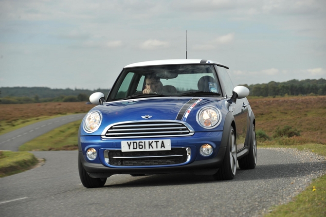 Mini Celebrates London Olympics by Having Long Jumper Leap Over Special Edition Mini Mini Celebrates London Olympics by Having Long Jumper Leap Over Special Edition Mini