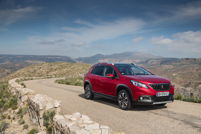 Peugeot 2008 Allure 1.2 PureTech Peugeot 2008 Allure 1.2 PureTech