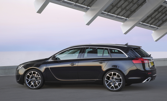 Vauxhall Insignia Sports Tourer 2.8T V6 4x4 VXR Nav (Auto) Vauxhall Insignia Sports Tourer 2.8T V6 4x4 VXR Nav (Auto)