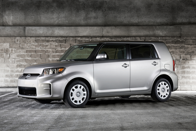 Scion xB 5-Door Wagon 5-Spd MT Scion xB 5-Door Wagon 5-Spd MT