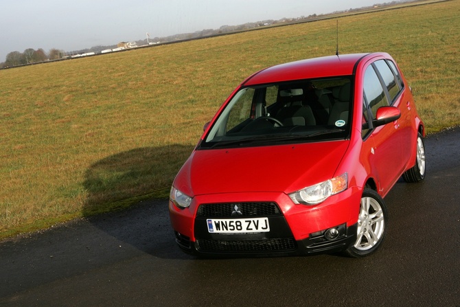 Mitsubishi Colt 1.1 MPI Inform Mitsubishi Colt 1.1 MPI Inform
