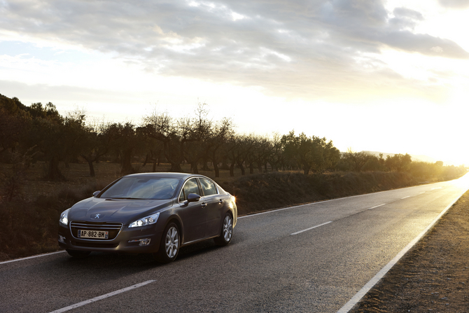 Even with 200hp, it makes less than 100g/km of CO2 Even with 200hp, it makes less than 100g/km of CO2