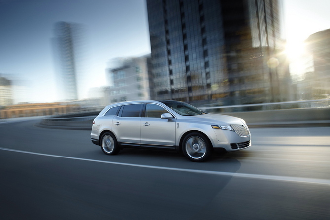 Lincoln MKT 3.5L with EcoBoost AWD Lincoln MKT 3.5L with EcoBoost AWD