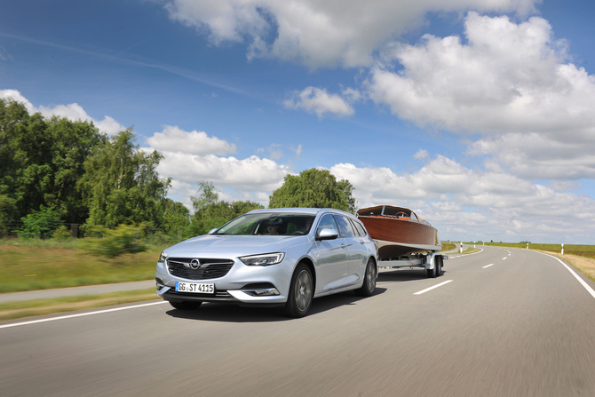 Opel Insignia Sports Tourer 2.0 Turbo D Selective Opel Insignia Sports Tourer 2.0 Turbo D Selective