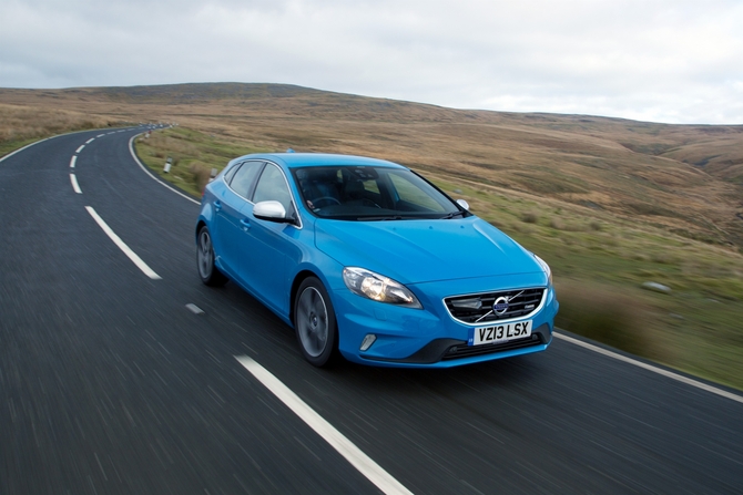 Volvo V40 D2 Start/Stop R-Design Momentum Powershift Volvo V40 D2 Start/Stop R-Design Momentum Powershift