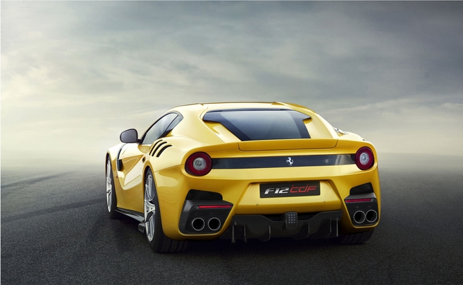 The F12tdf reaches 100km/h in 2.9 seconds and can reach a top speed of 340km/h The F12tdf reaches 100km/h in 2.9 seconds and can reach a top speed of 340km/h