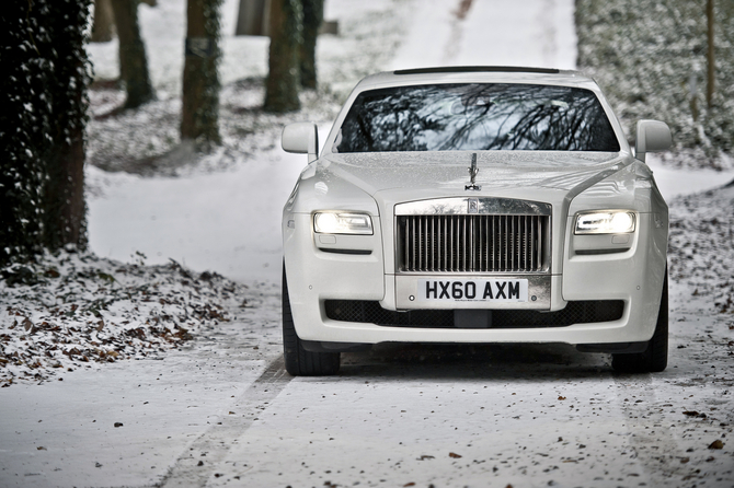 Rolls-Royce, we wir die Firma heute kennen, existiert erst seit 10 Jahren. Rolls-Royce, we wir die Firma heute kennen, existiert erst seit 10 Jahren.