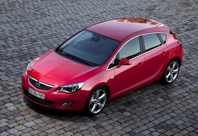 Opel Astra 1.6 Turbo Cosmo Active Select 10 Opel Astra 1.6 Turbo Cosmo Active Select 10