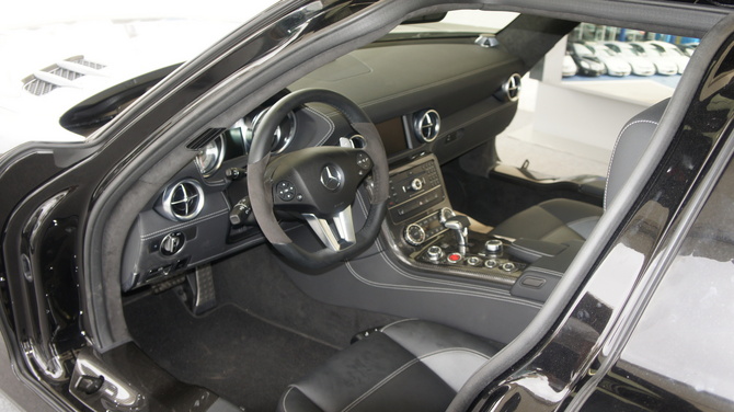 Mercedes-Benz SLS AMG Mercedes-Benz SLS AMG
