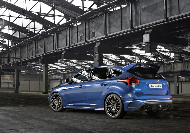 The 2.3-liter Ecoboost engine that equips the new Focus RS is an improved version of the engine available on the new Ford Mustang The 2.3-liter Ecoboost engine that equips the new Focus RS is an improved version of the engine available on the new Ford Mustang