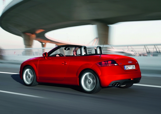 Audi TT Roadster 2.0 TFSI quattro S tronic 211hp Audi TT Roadster 2.0 TFSI quattro S tronic 211hp