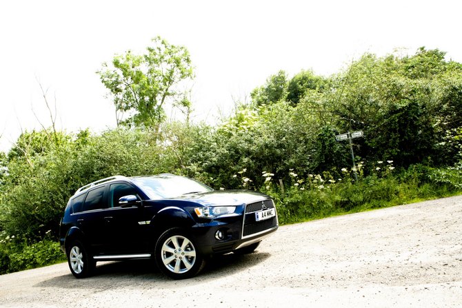 Mitsubishi Outlander 4x4 2.2 DI-D Juro Mitsubishi Outlander 4x4 2.2 DI-D Juro