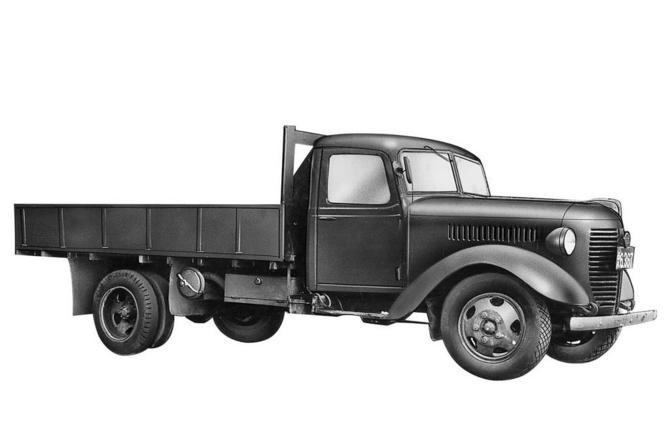1942 - Introducing Toyota KB Truck, evolution from Model G1, more suitable for wartime use during WW2 1942 - Introducing Toyota KB Truck, evolution from Model G1, more suitable for wartime use during WW2