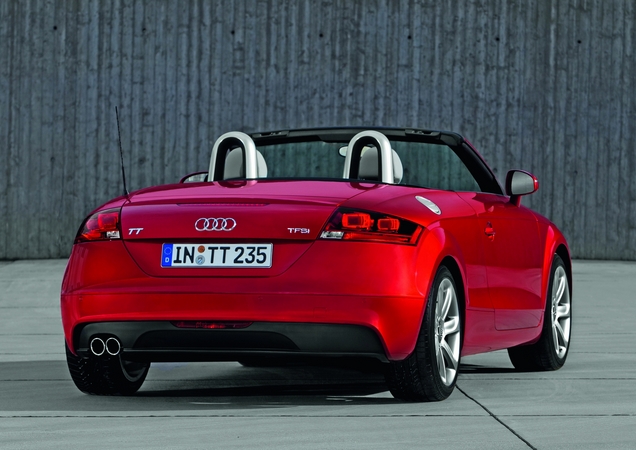 Audi TT Roadster 2.0 TFSI quattro S tronic 211hp Audi TT Roadster 2.0 TFSI quattro S tronic 211hp