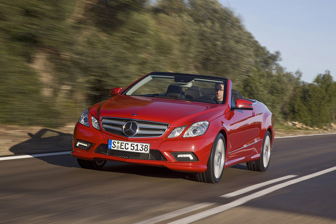 Mercedes-Benz E 200 CGI BlueEfficiency Cabriolet Avantgarde Mercedes-Benz E 200 CGI BlueEfficiency Cabriolet Avantgarde