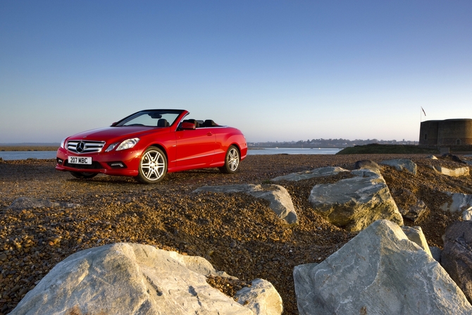 Mercedes-Benz E 200 BlueEfficiency Cabriolet Elegance Mercedes-Benz E 200 BlueEfficiency Cabriolet Elegance