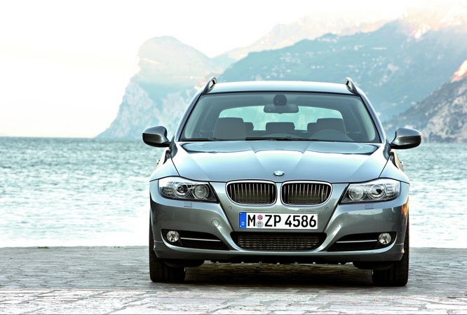 BMW 330d Touring Navigator Auto (E91) LCI BMW 330d Touring Navigator Auto (E91) LCI