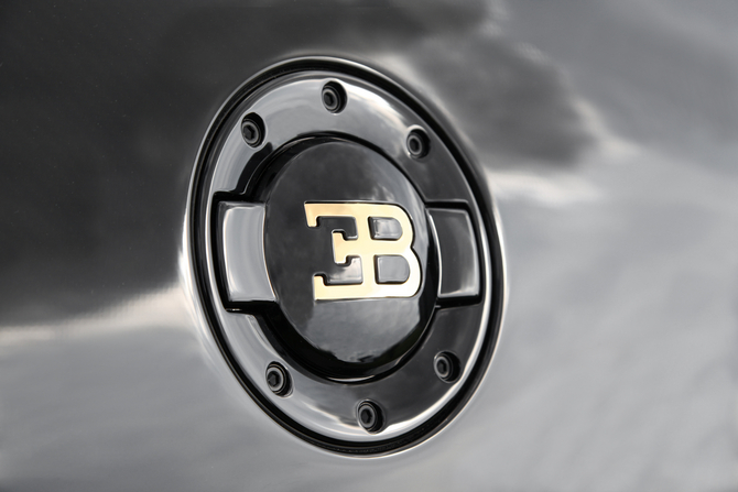 Bugatti Veyron 16.4 Grand Sport Vitesse Lang Lang Bugatti Veyron 16.4 Grand Sport Vitesse Lang Lang