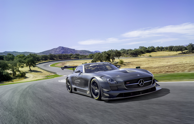 O carro é baseado no SLS AMG GT3 O carro é baseado no SLS AMG GT3
