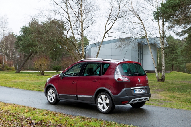 Renault Scenic Xmod Energy 1.5 dCi 110 S&S FAP ECO2 Bose Edition Renault Scenic Xmod Energy 1.5 dCi 110 S&S FAP ECO2 Bose Edition