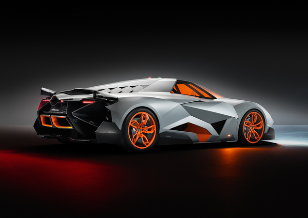 The rear has movable flaps that increase downforce The rear has movable flaps that increase downforce
