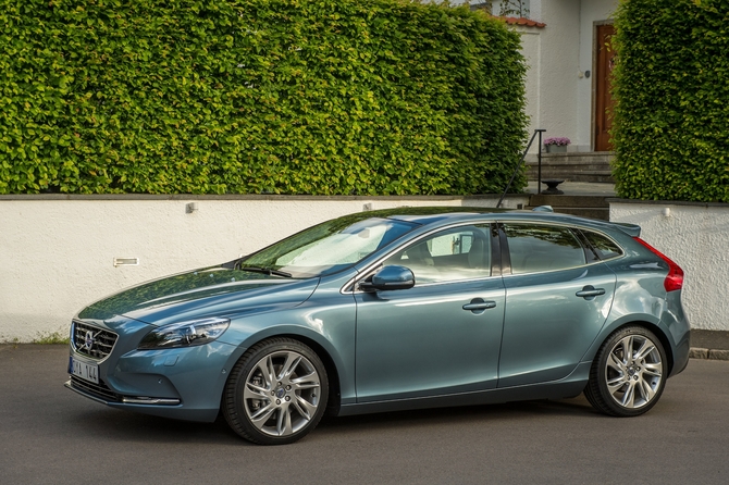 Volvo V40 T4 Summum Powershift Volvo V40 T4 Summum Powershift