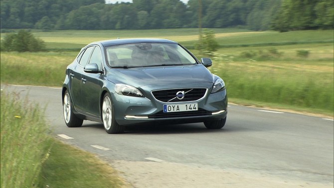 Volvo V40 T4 Momentum Powershift Volvo V40 T4 Momentum Powershift