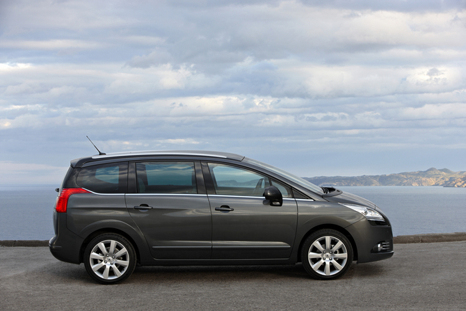 Peugeot 5008 2.0 HDi Exclusive auto Peugeot 5008 2.0 HDi Exclusive auto