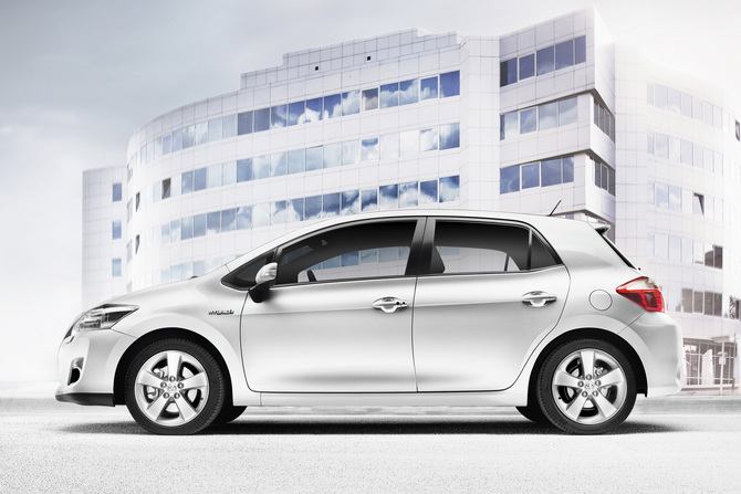 Toyota Auris 1.8 VVT-i HSD Toyota Auris 1.8 VVT-i HSD