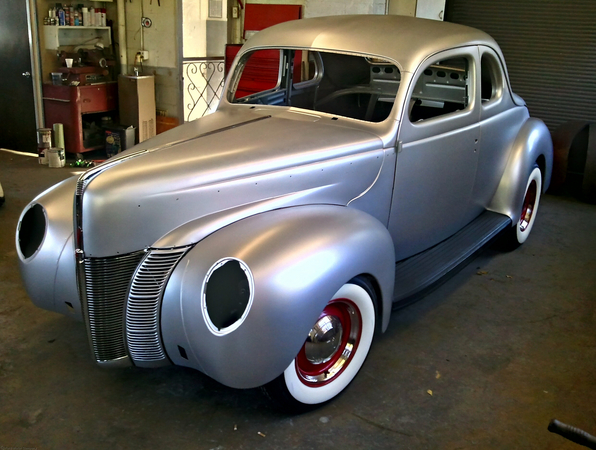 The '40 Ford brought some of the Lincoln Zephyr's streamlining to a cheaper car The '40 Ford brought some of the Lincoln Zephyr's streamlining to a cheaper car